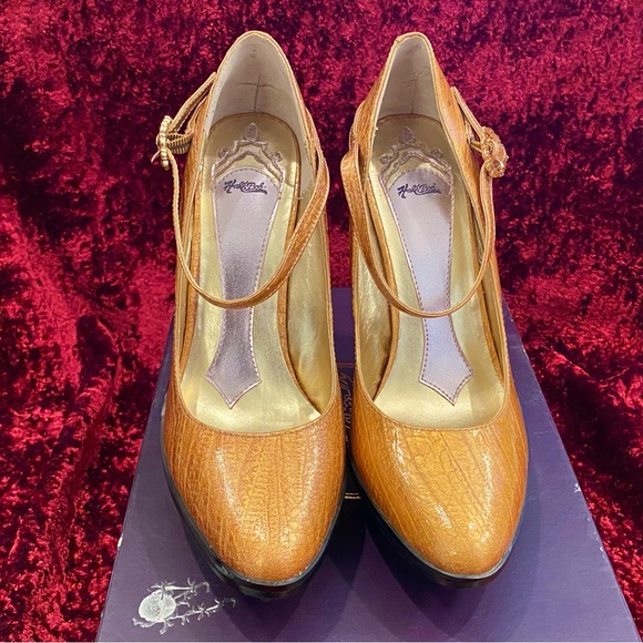 Hale Bob MONTPELLIER Gold/Black Platform Wedge Heels. Gently used condition. - Picture 2 of 5